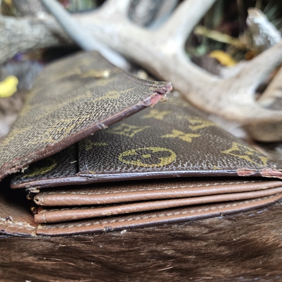 Authentic Louis Vuitton Monogram Pochette Porte - Picture 8 of 8